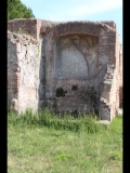 05210 ostia - regio iii - insula xvi - terme della trinacria (iii,xvi,7) - raum 3 - frigidarium - suedostecke.jpg